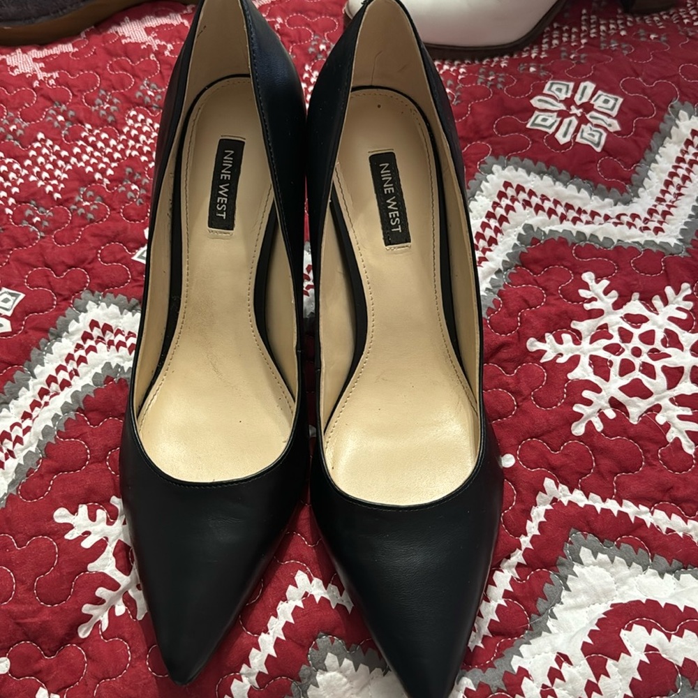 Nine West Black Pumps